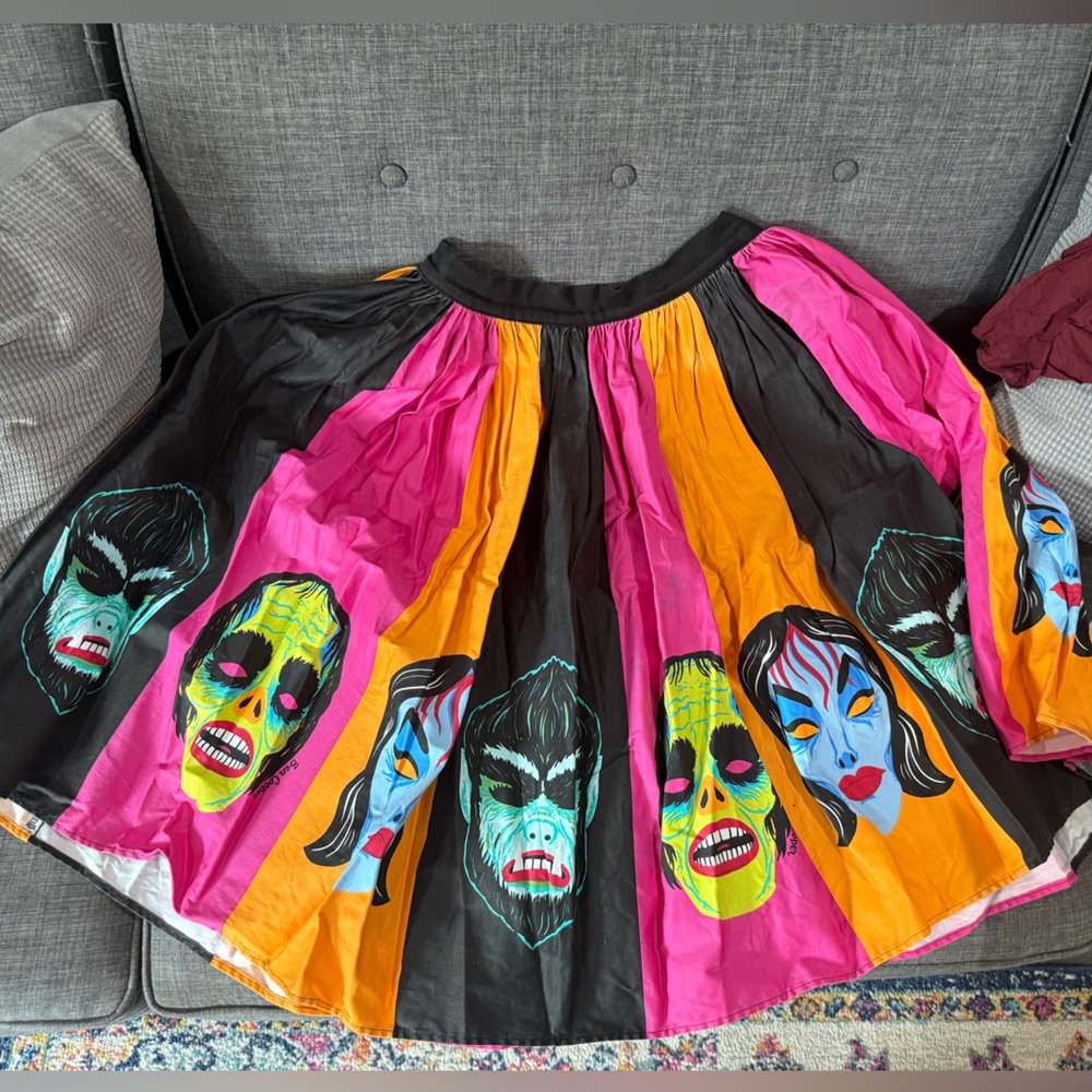 RARE FIND- Vixen/Ben Cooper Halloween Mask Skirt I